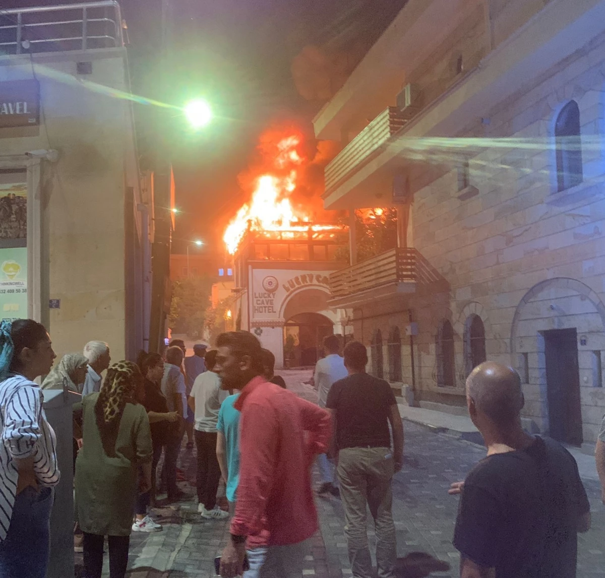 Nevşehir’de Butik Otelin Terasında Yangın Çıktı
